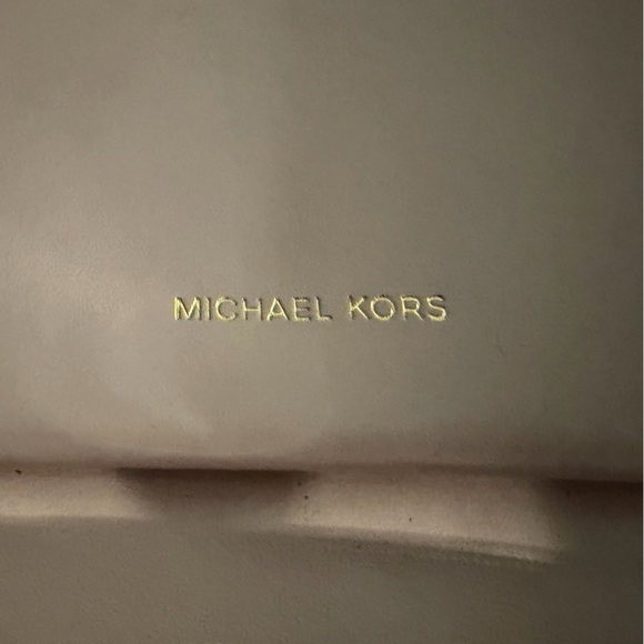 Michael Kors Blush Quilted Wristlet - Picture 10 of 12